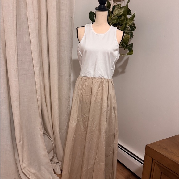 Two tone Keyhole Racerback Dress - Picture 2 of 5